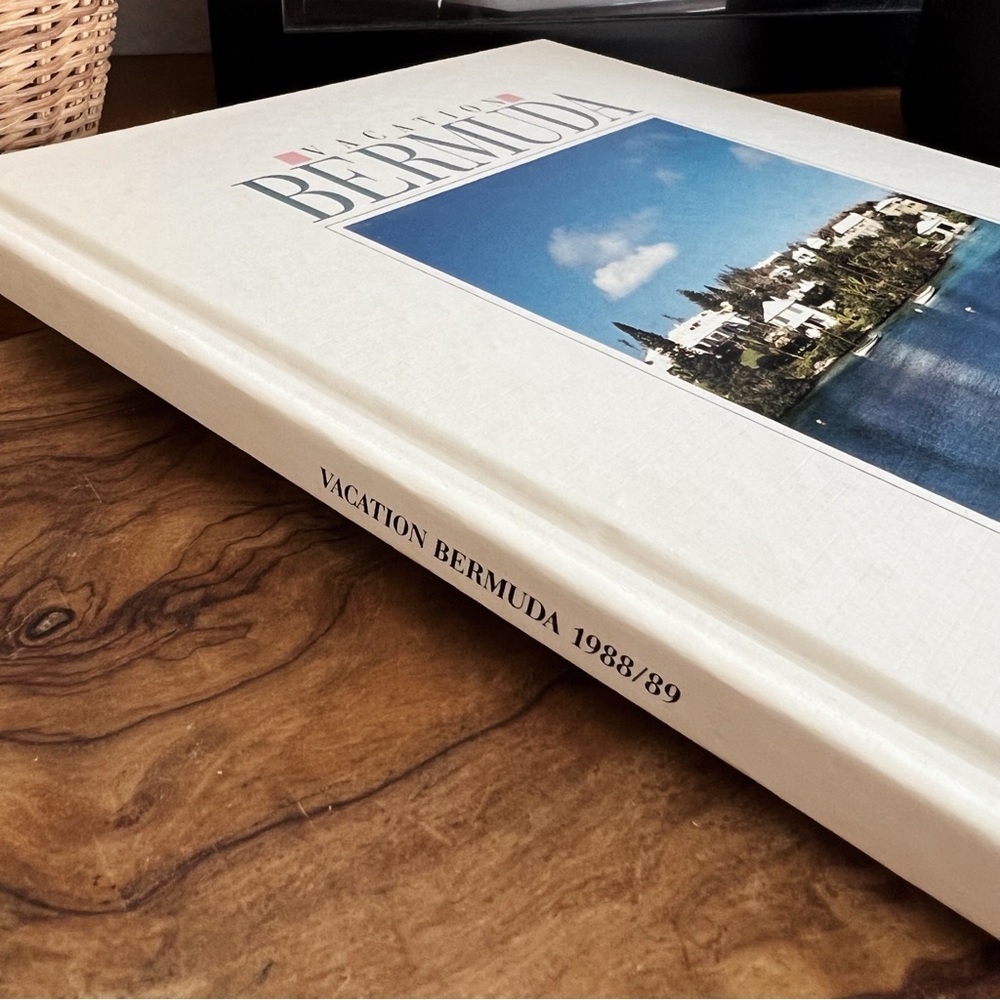 1988/1989 VACATION BERMUDA VINTAGE COFFEE TABLE BOOK - Picture 2 of 11
